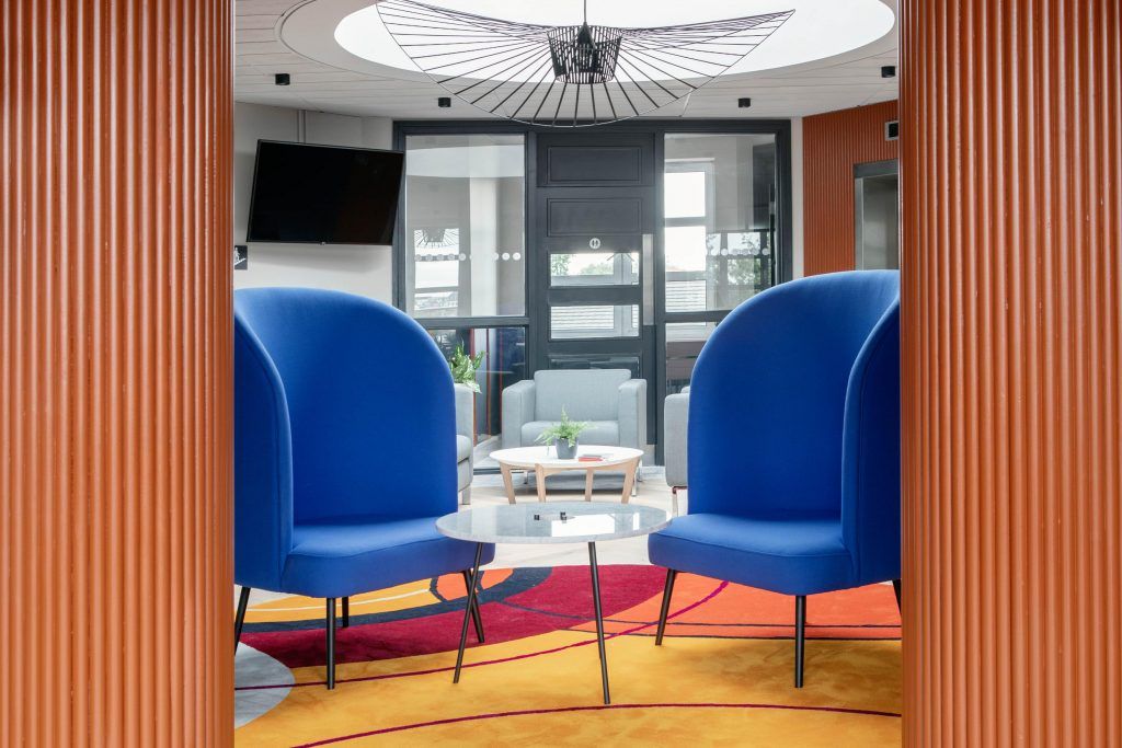 Grand Canal House, 1 Grand Canal Street Upper, Ballsbridge, Dublin 4 - two blue chairs - serviced office space