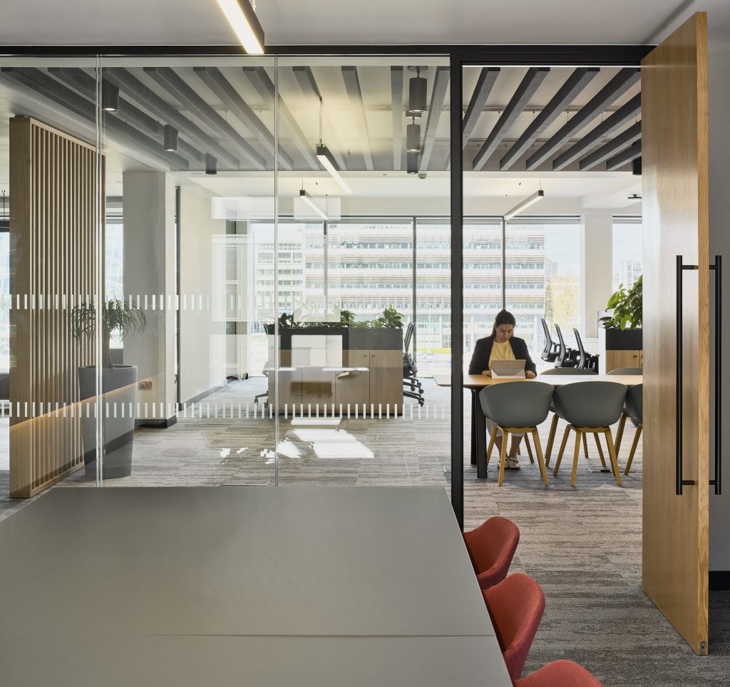 2 Riverside Managed Office to let